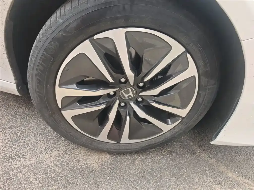 Honda Accord — фото 9
