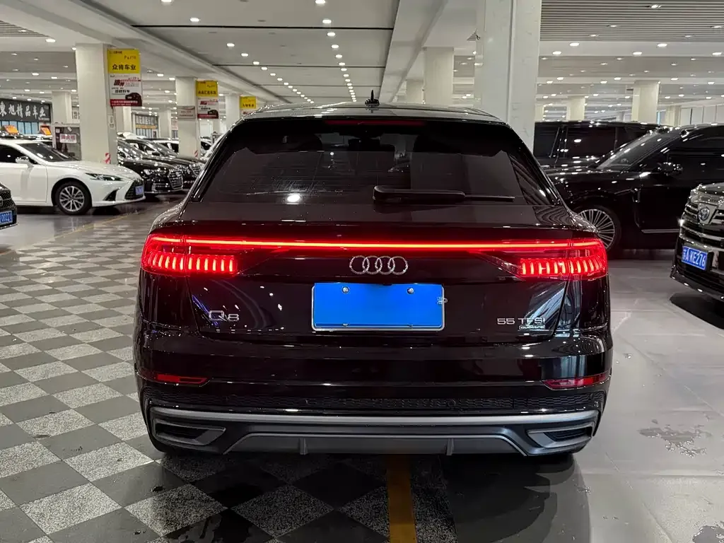 Audi Q8 — фото 9