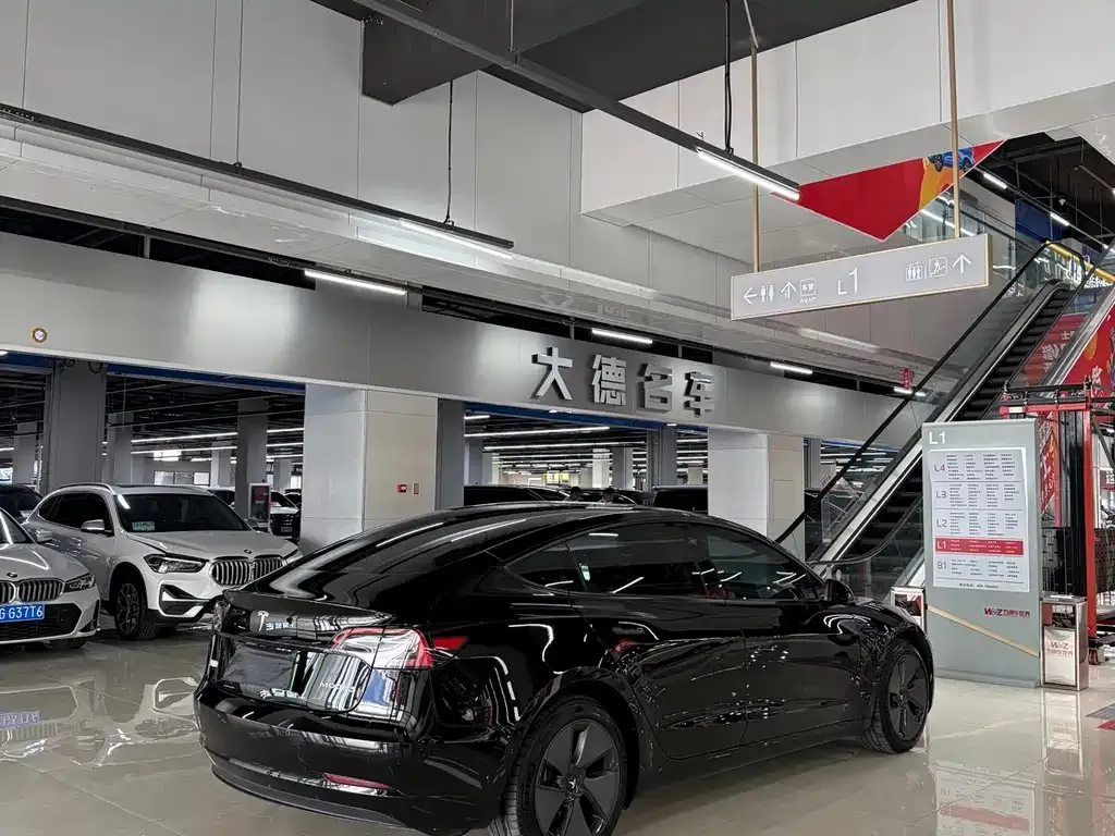 Tesla Model 3 — фото 5