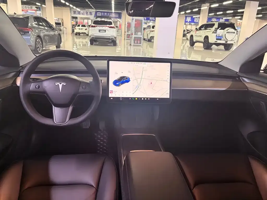 Tesla Model 3 — фото 3