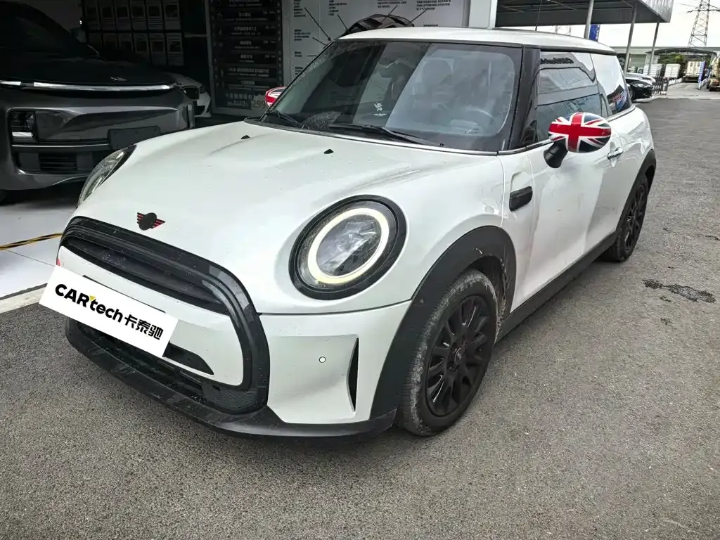 MINI Cooper (3-door) — фото 1