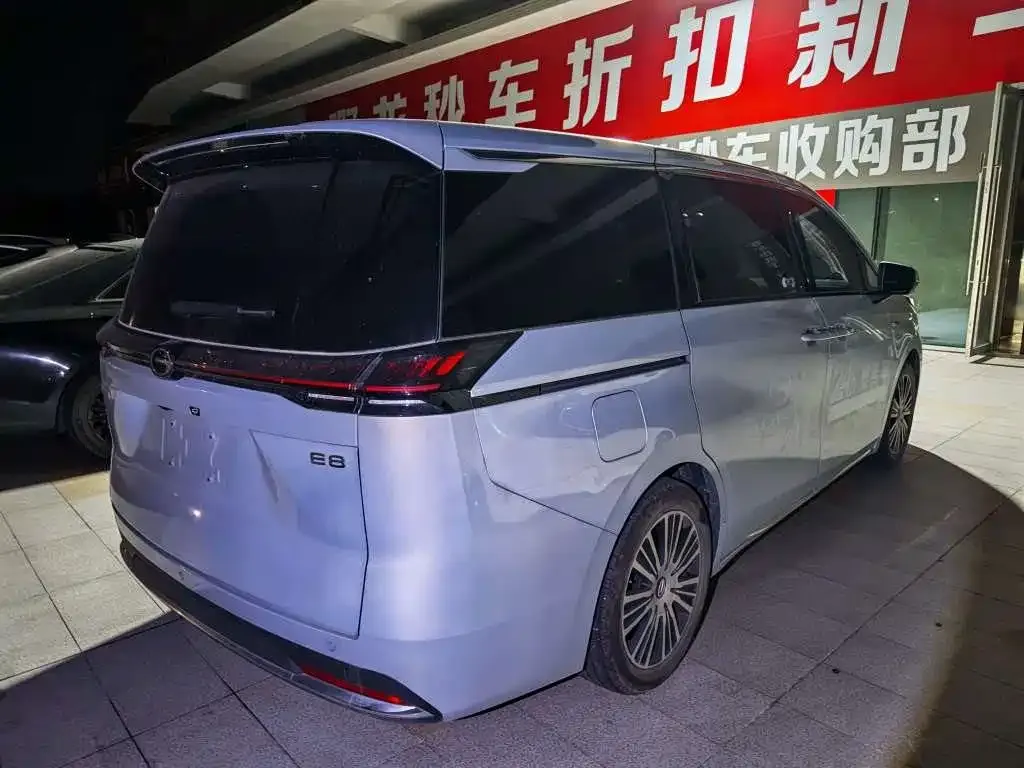 GAC Motor 传祺E8 PHEV — фото 7