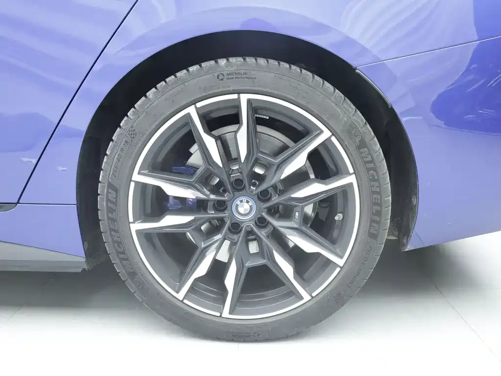 BMW i4 M 2024 из CN, фото 3