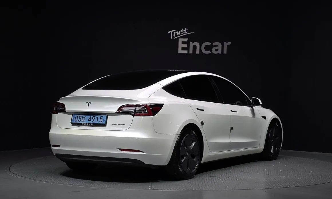 Tesla Model 3 — фото 3