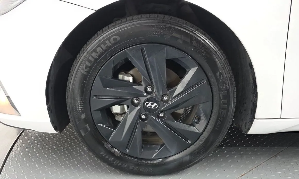 Hyundai AVANTE — фото 6