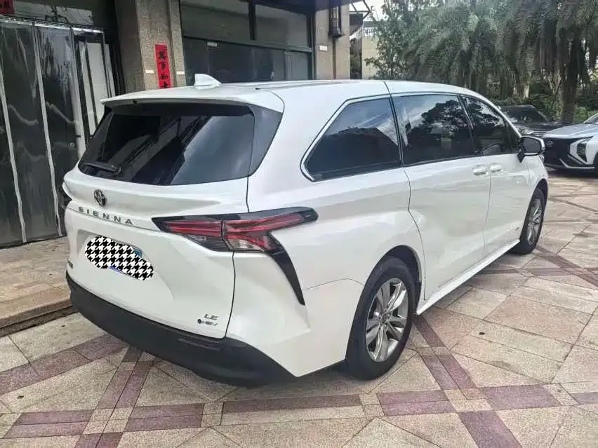 Toyota Sienna 2024 из CN, фото 7