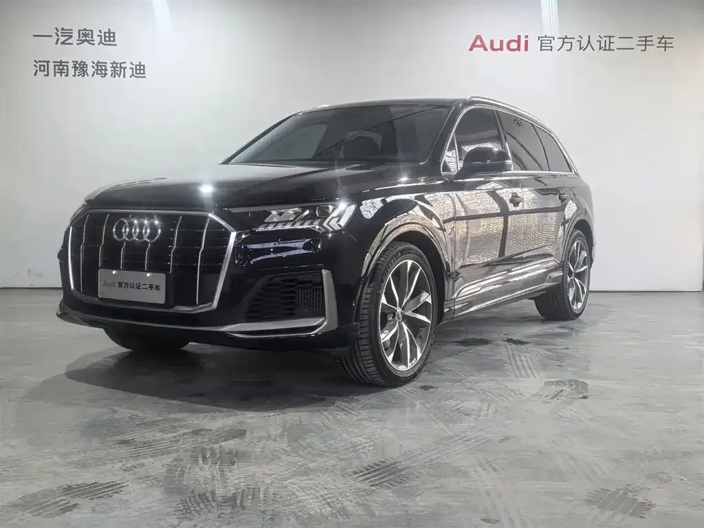 Audi Q7 — фото 1