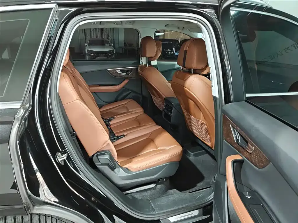 Audi Q7 — фото 7