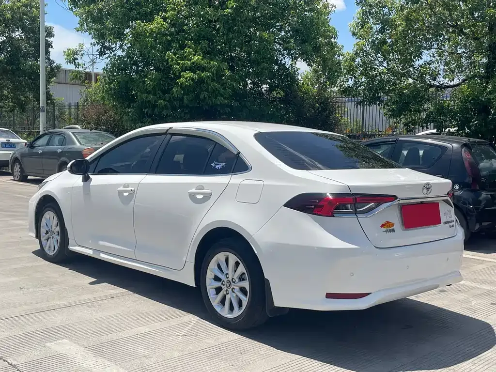 Toyota Corolla 2022 из CN, фото 10