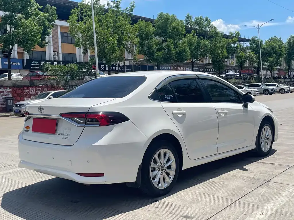 Toyota Corolla 2022 из CN, фото 8