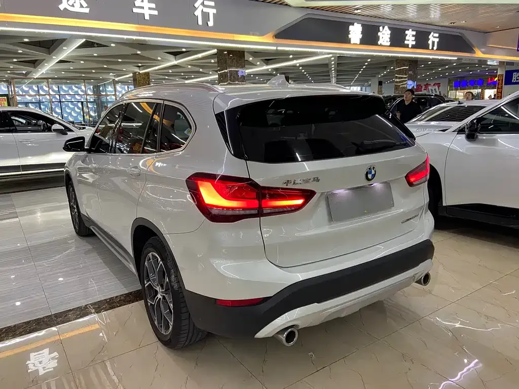 BMW X1 — фото 9