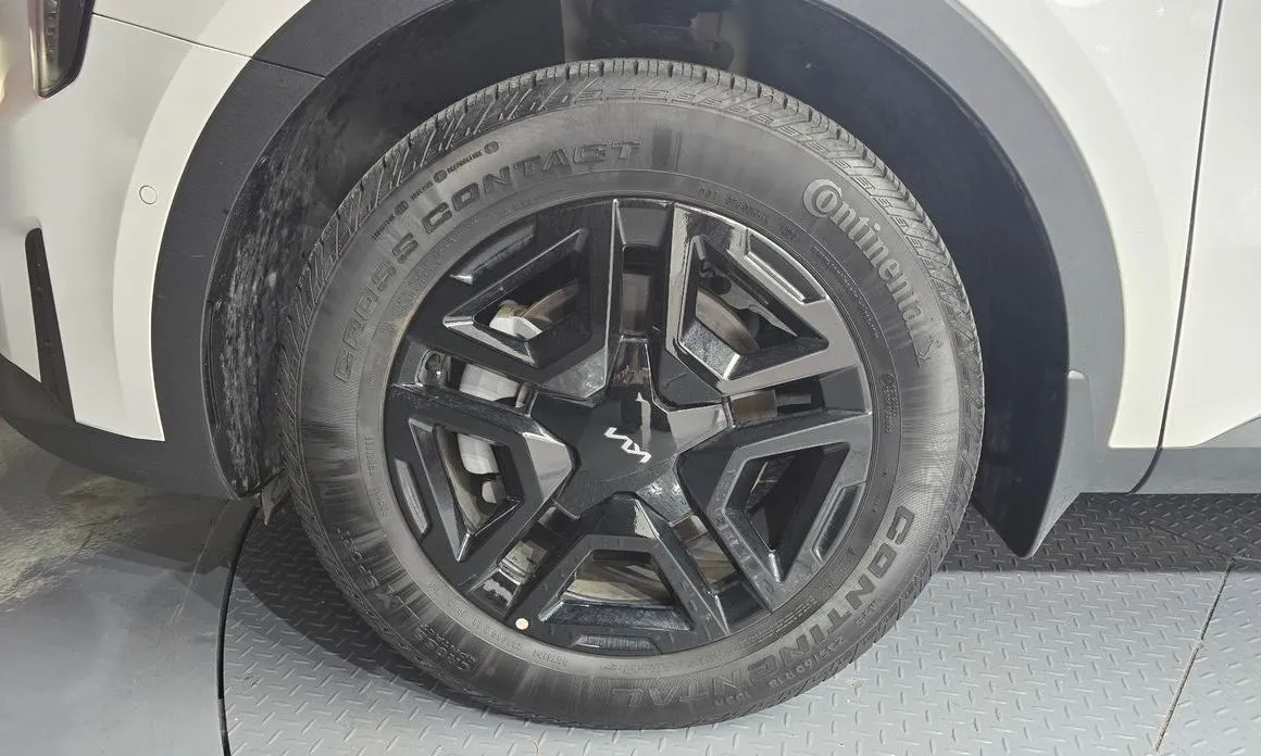 Kia Sorento — фото 8
