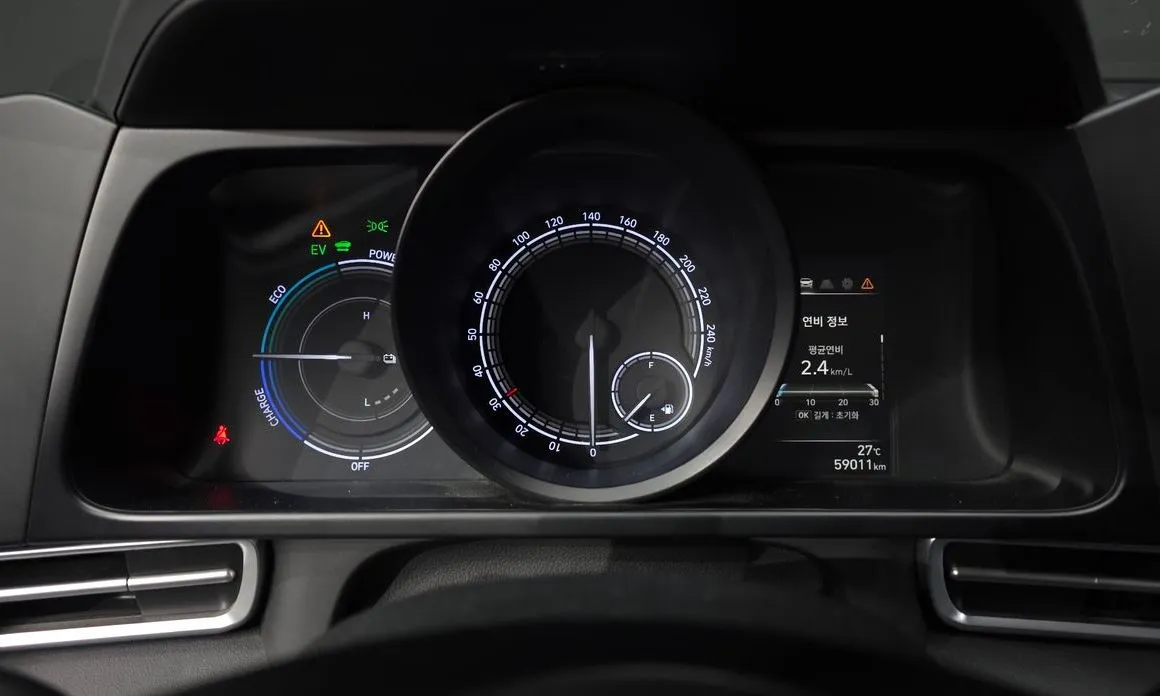 Hyundai AVANTE 2021 из KR, фото 2