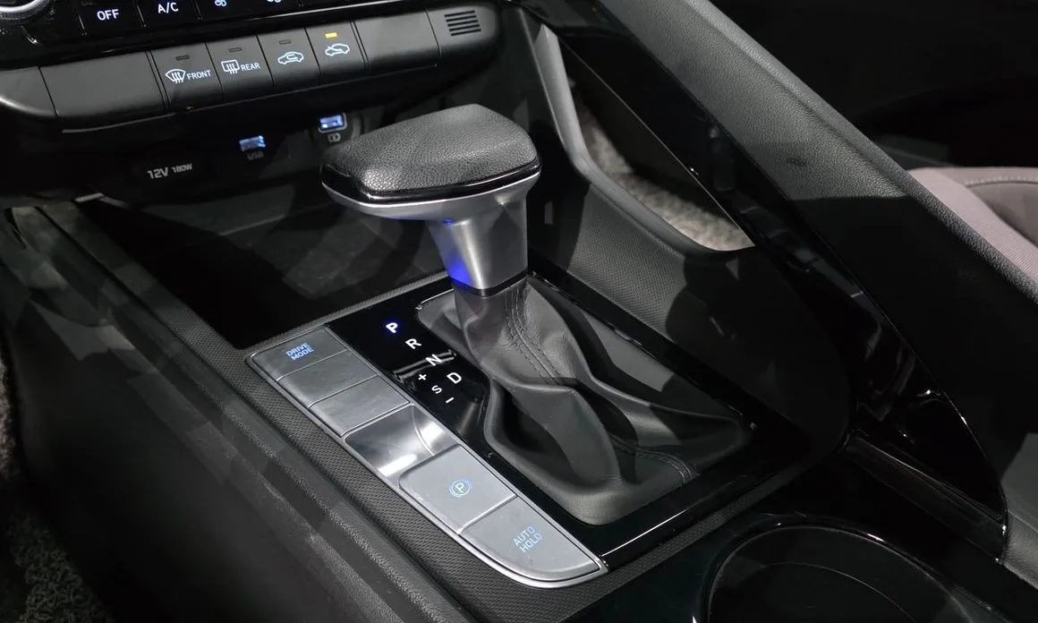 Hyundai AVANTE 2021 из KR, фото 6