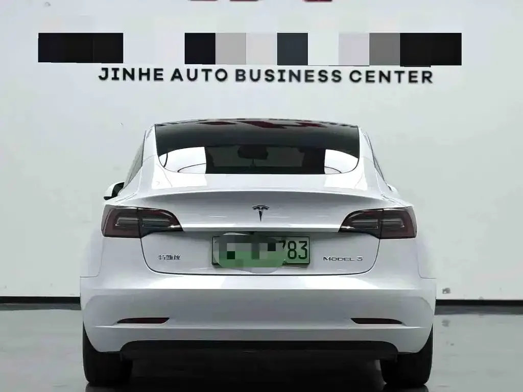 Tesla Model 3 — фото 2