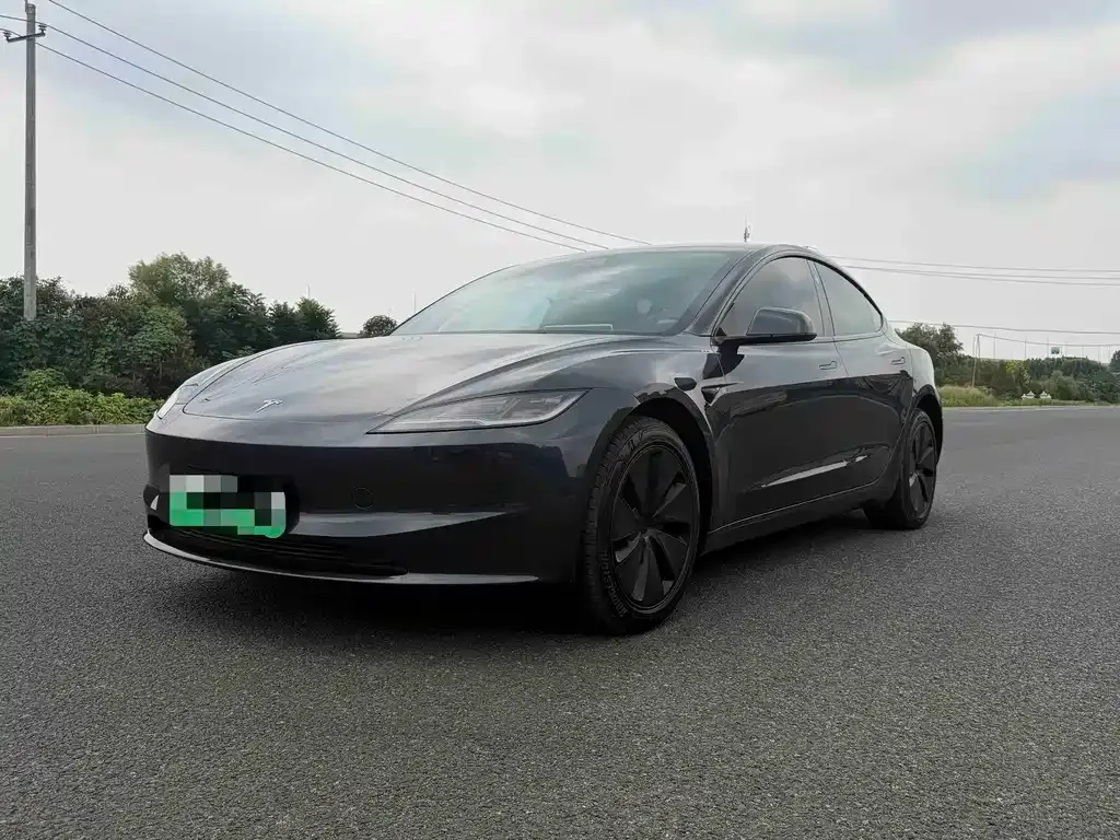 Tesla Model 3 — фото 9