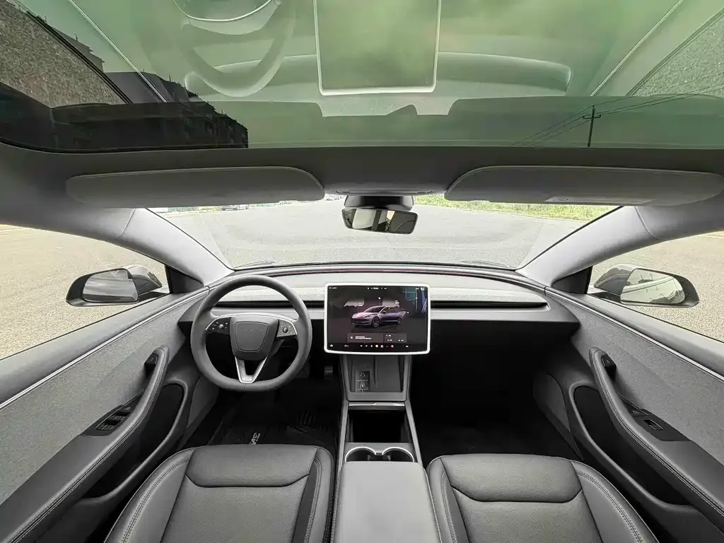 Tesla Model 3 — фото 2