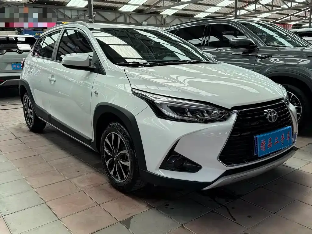 Toyota Yaris L — фото 7