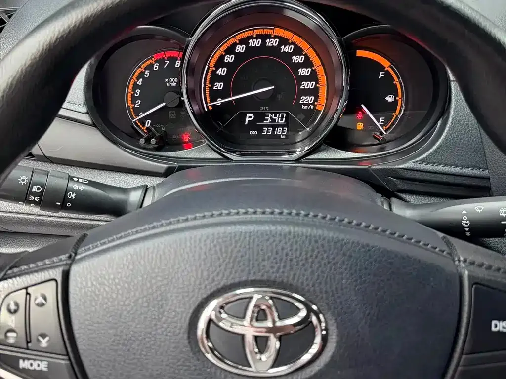 Toyota Yaris L — фото 6