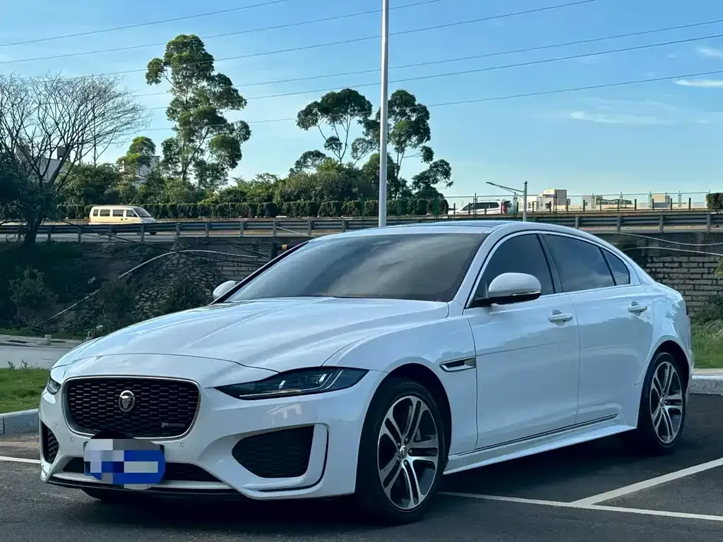 Jaguar XEL — фото 1