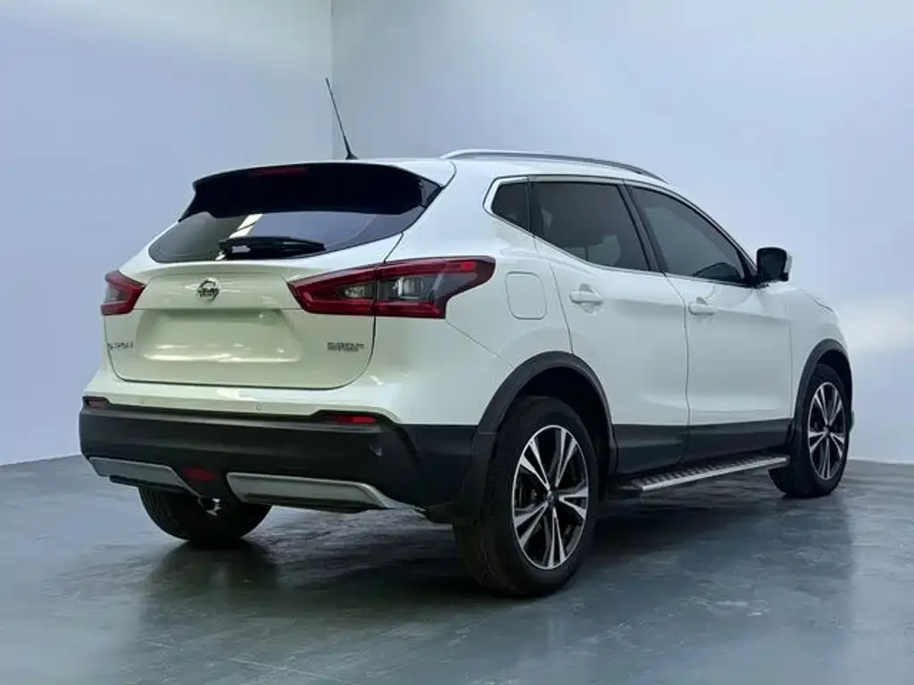 Nissan Qashqai — фото 2
