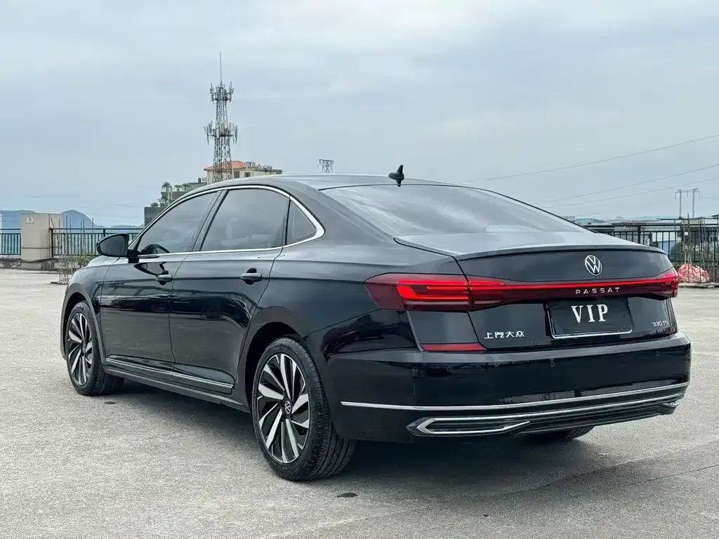 Volkswagen Passat — фото 3