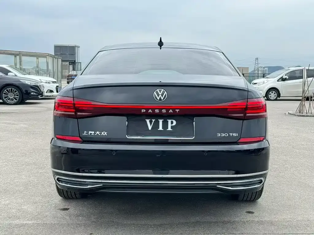 Volkswagen Passat — фото 5