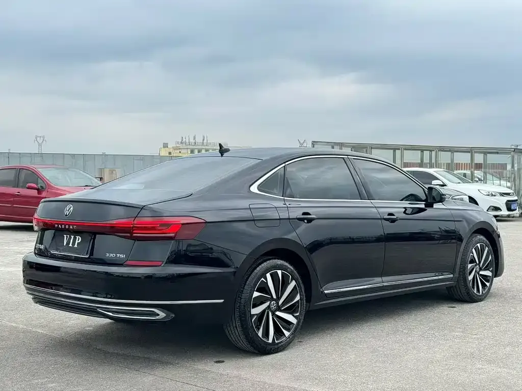 Volkswagen Passat — фото 2