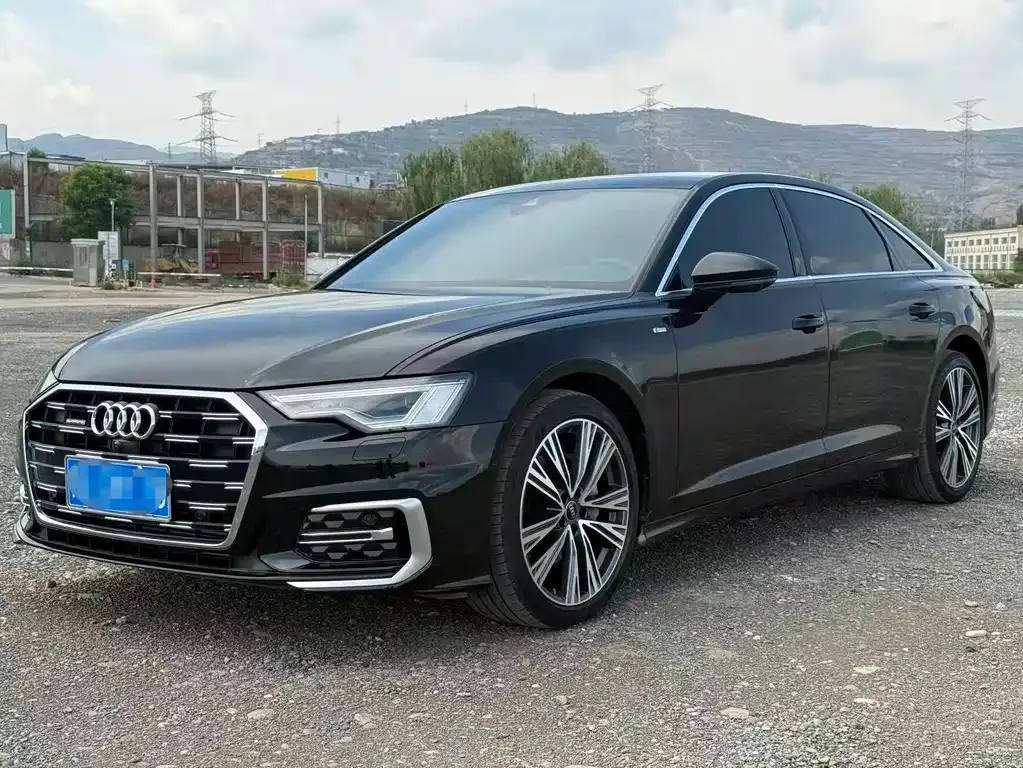 Audi A6L — фото 1