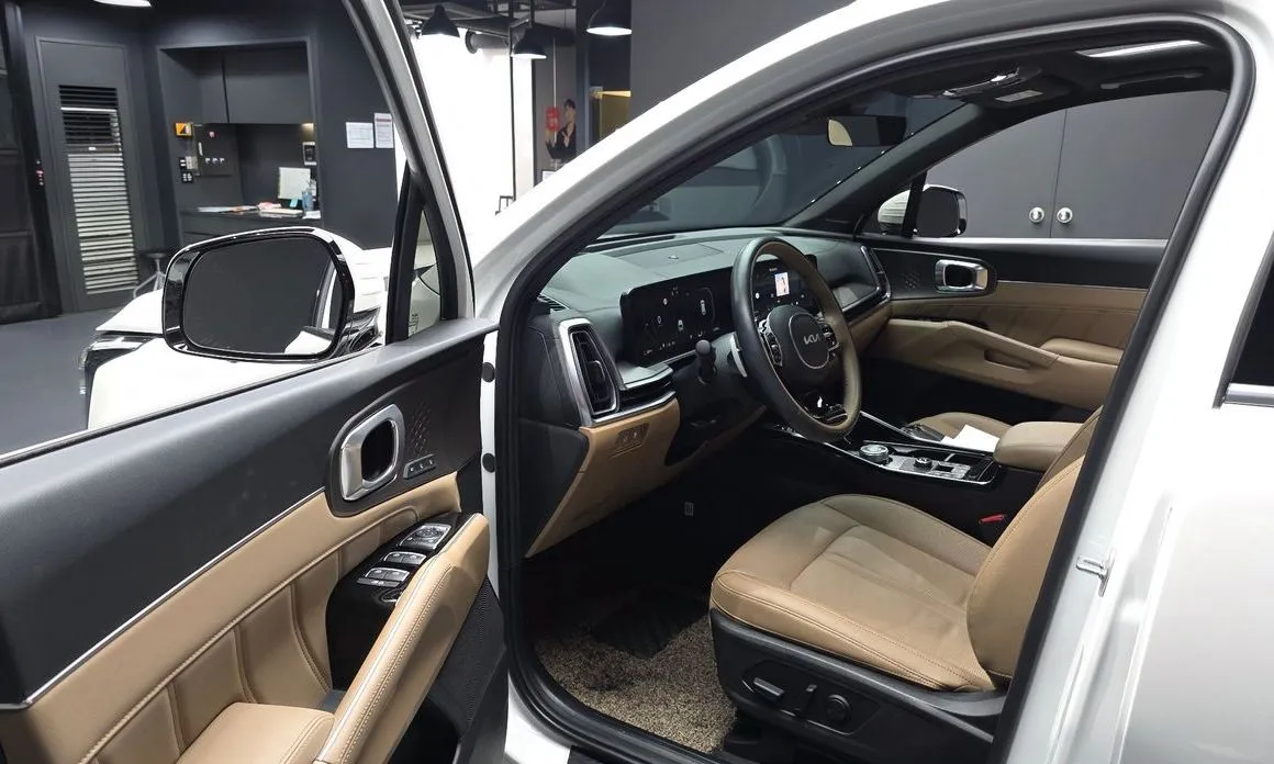 Kia Sorento — фото 7