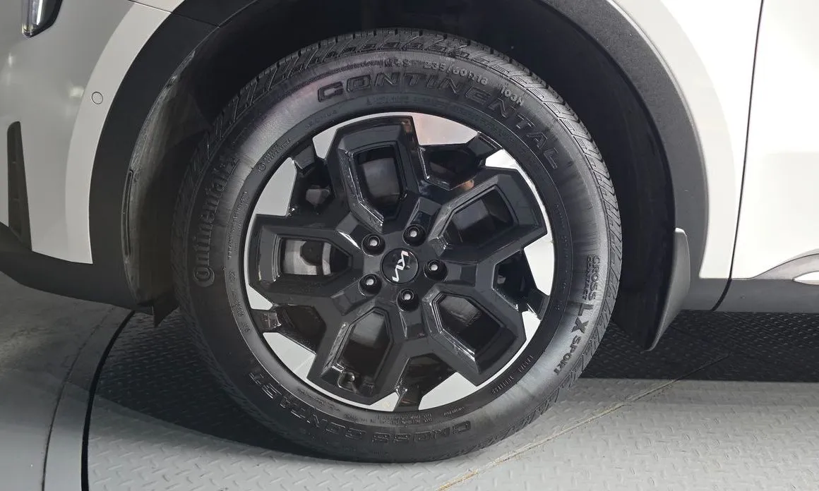Kia Sorento — фото 8