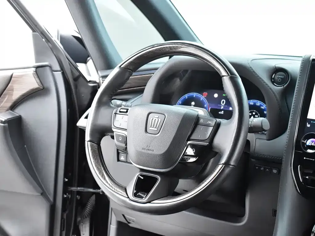 Toyota Vellfire — фото 3
