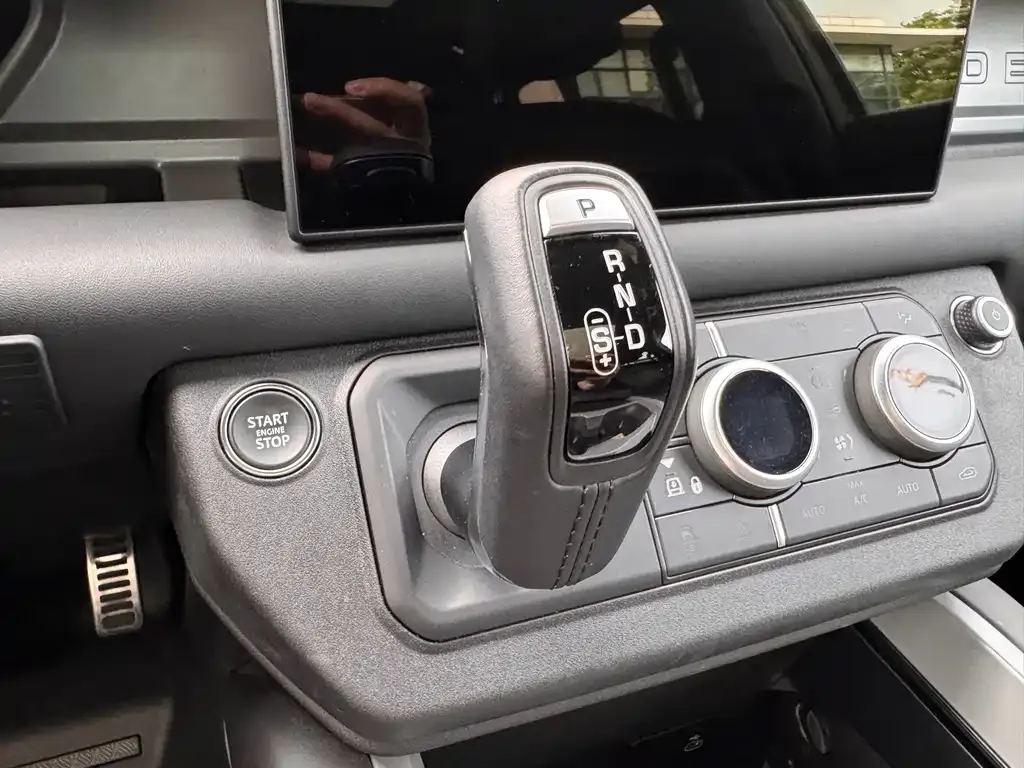 Land Rover Defender — фото 3