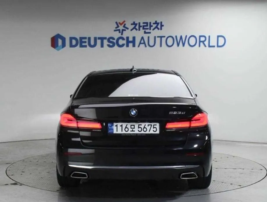 BMW 5-Series — фото 10