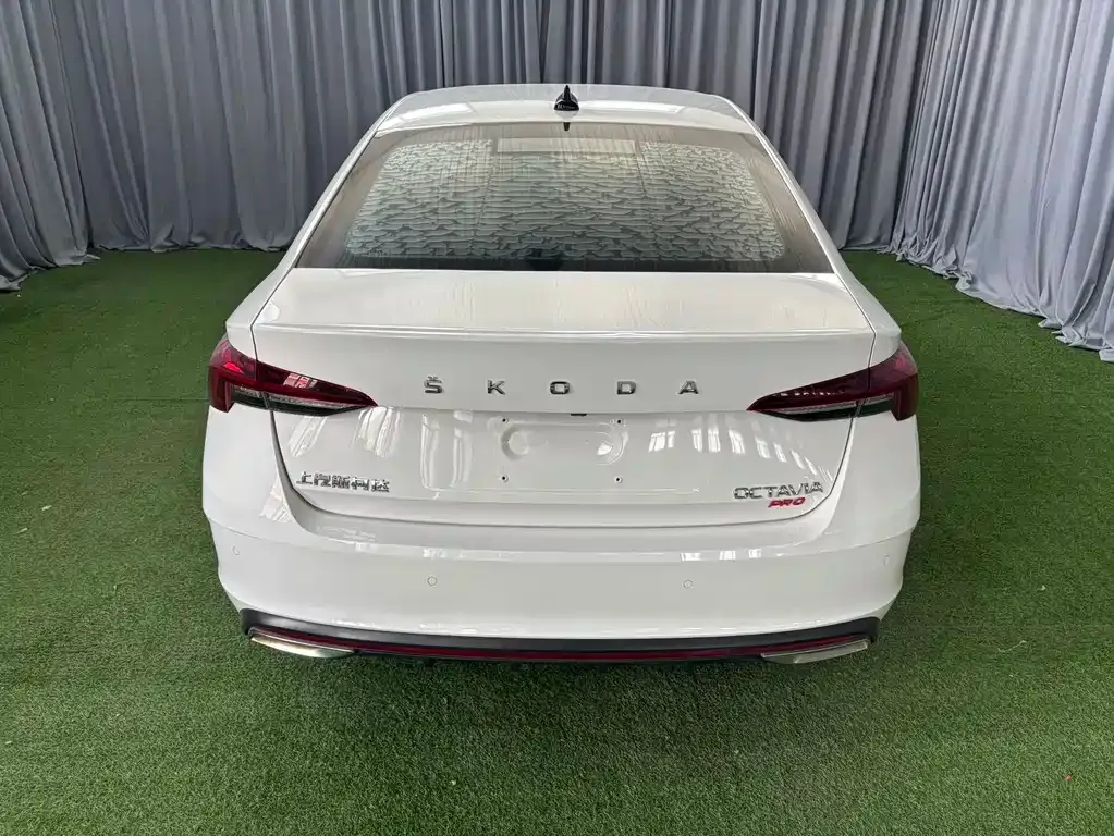 Skoda Octavia — фото 4