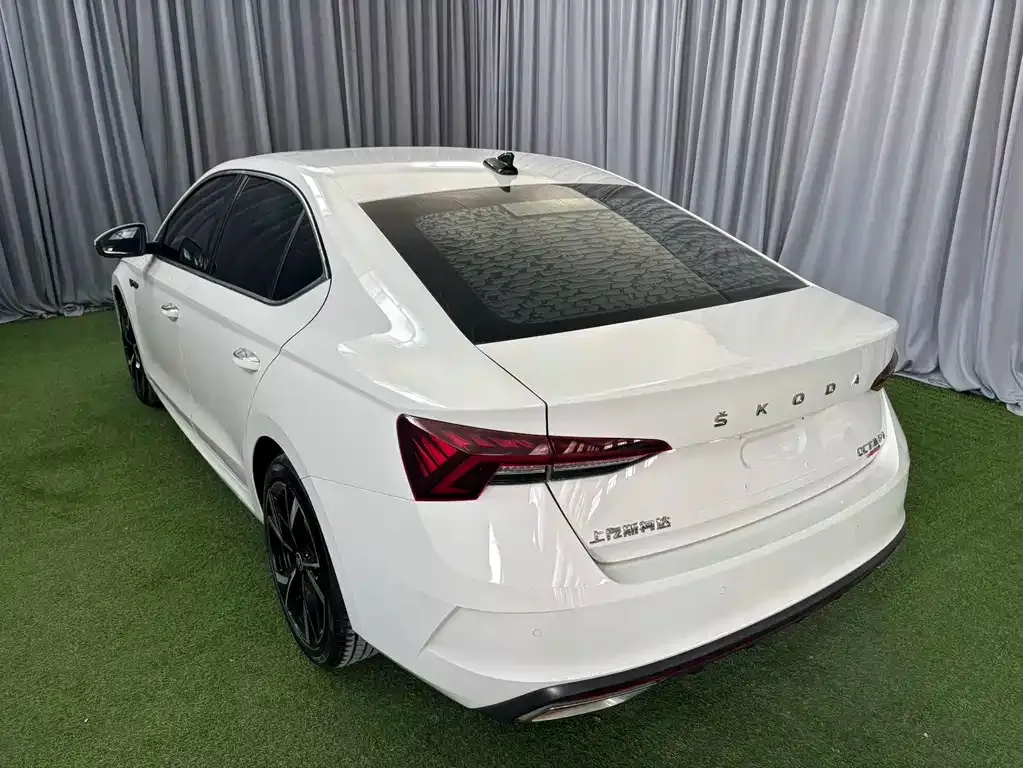 Skoda Octavia — фото 9