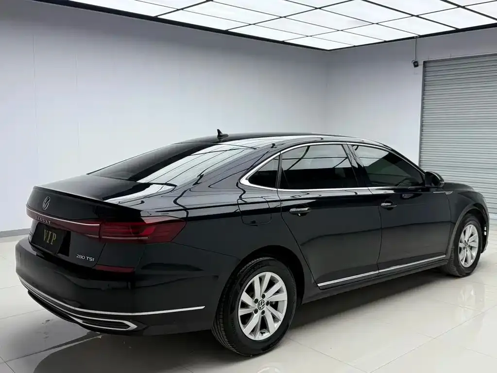 Volkswagen Passat — фото 7