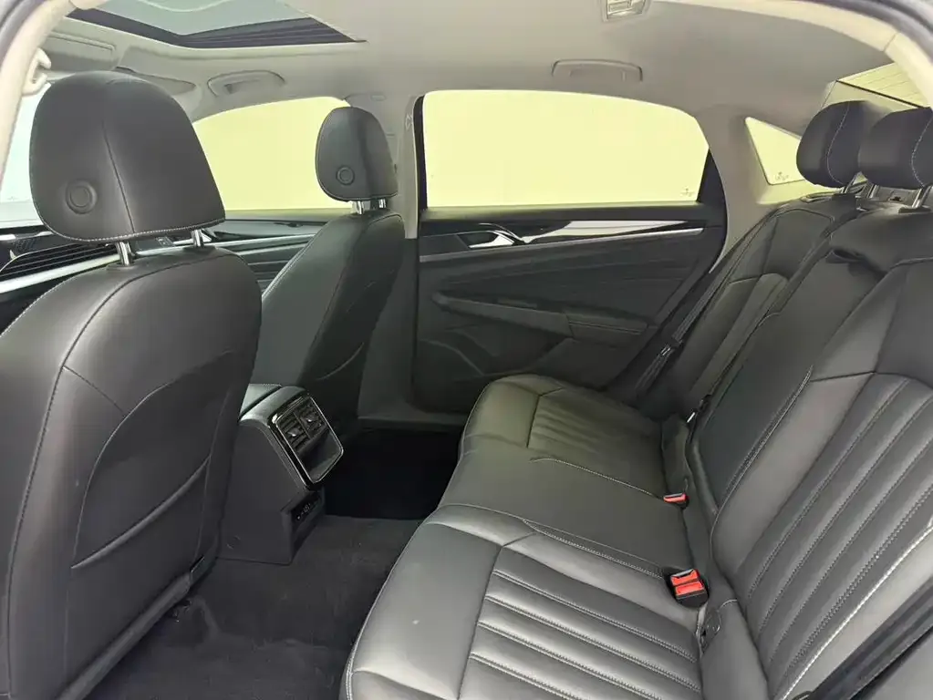 Volkswagen Passat — фото 4