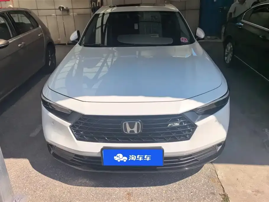Honda Accord — фото 8