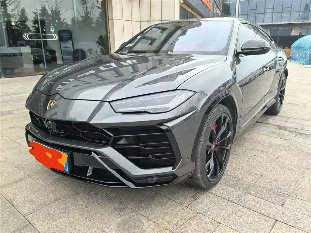 Lamborghini Urus — фото 1