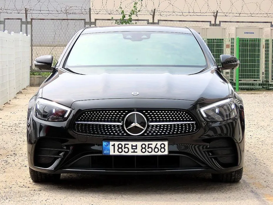 Mercedes-Benz E-Class — фото 1
