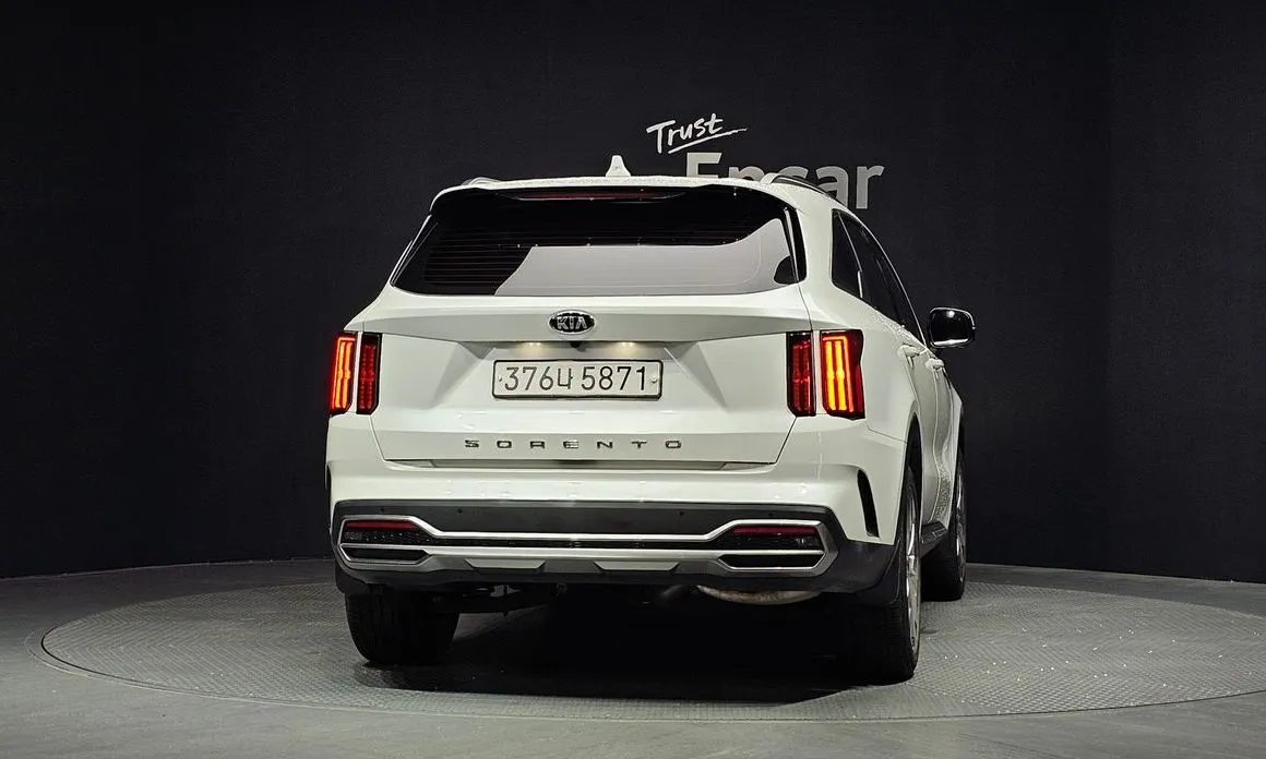 Kia Sorento — фото 8