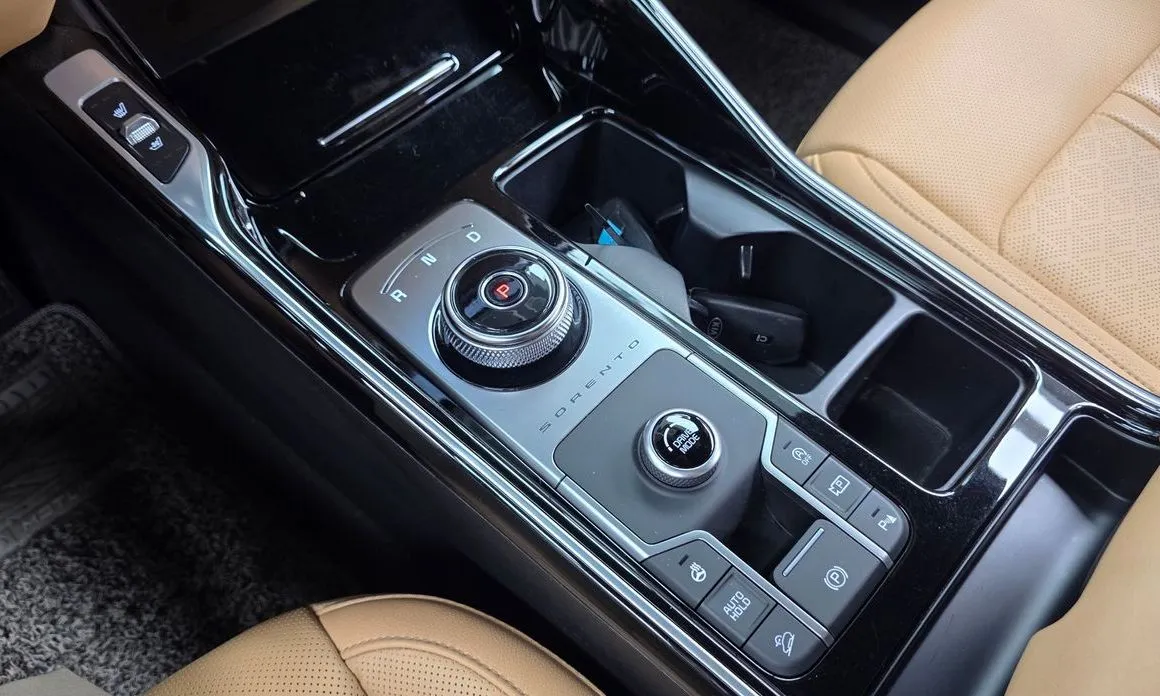 Kia Sorento — фото 9