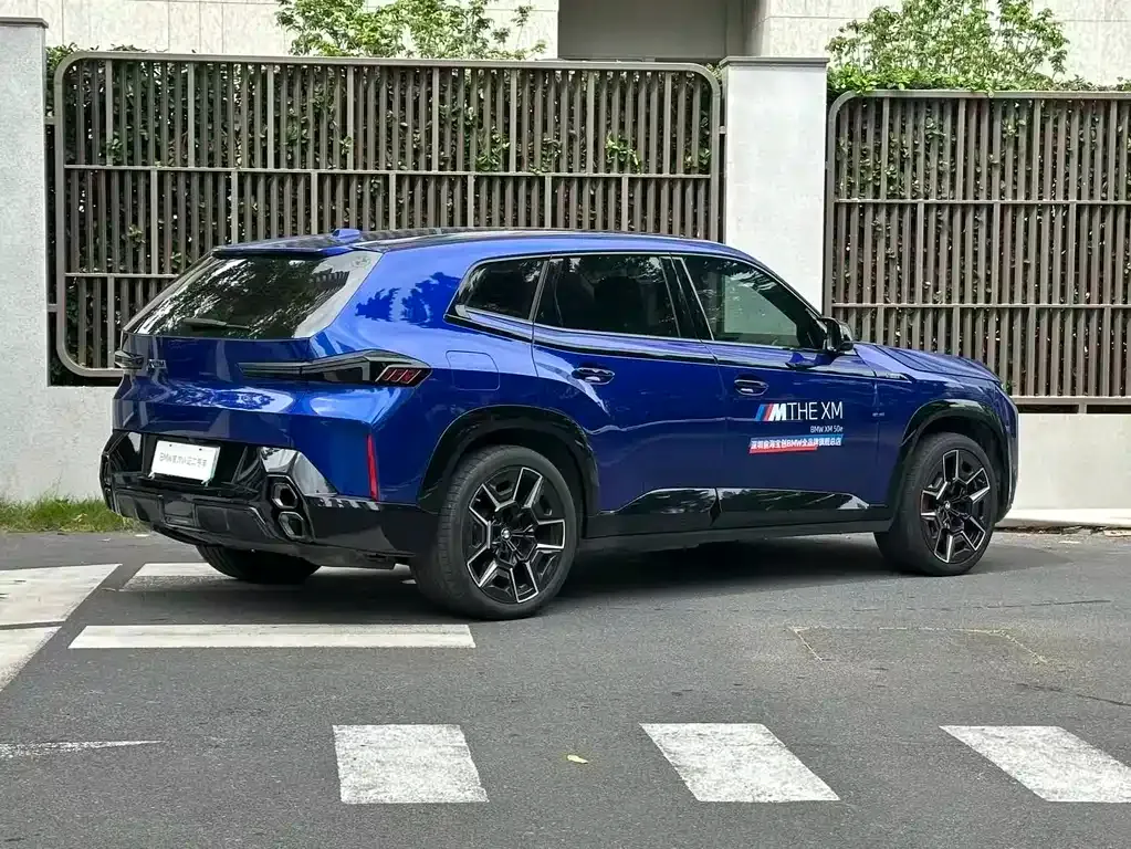 BMW XM — фото 9