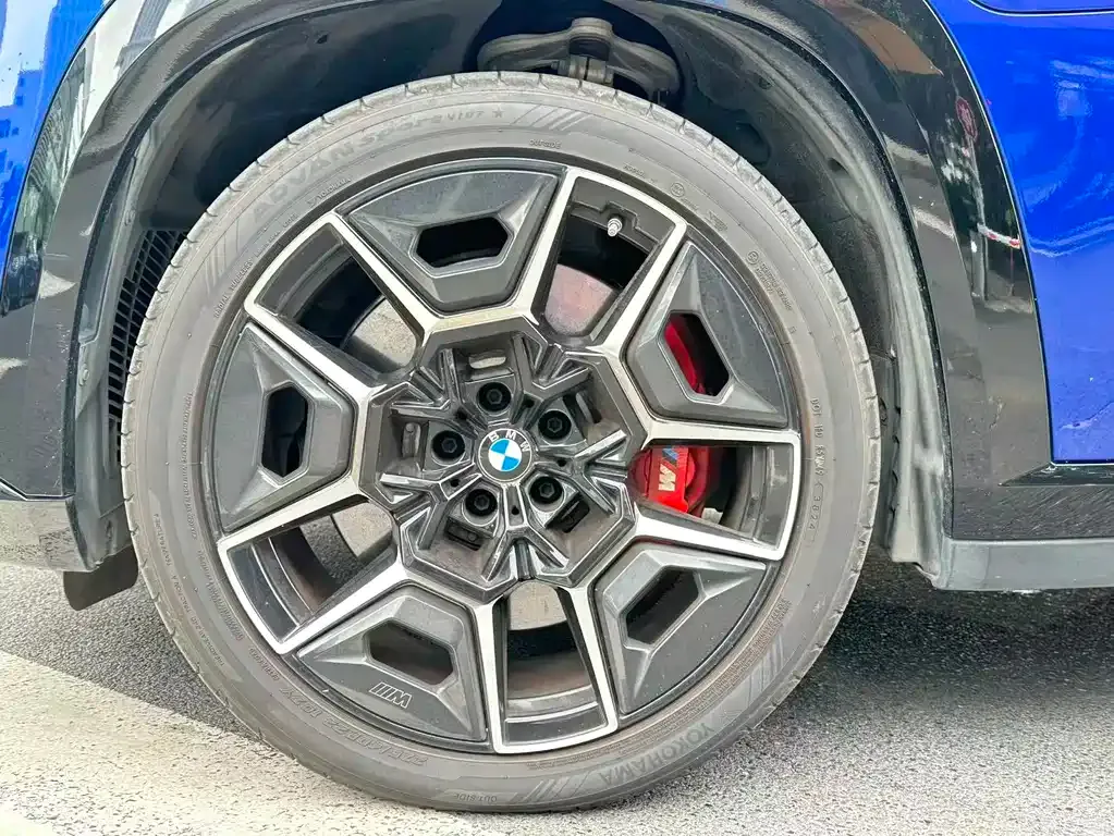 BMW XM — фото 7