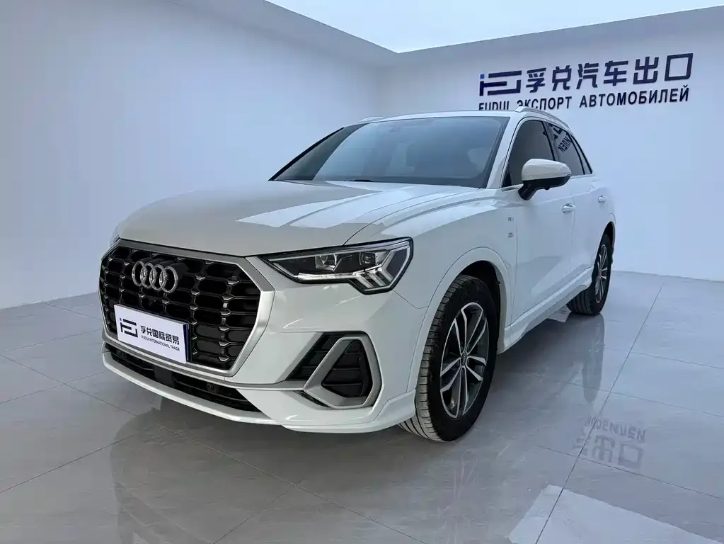 Audi Q3 — фото 1