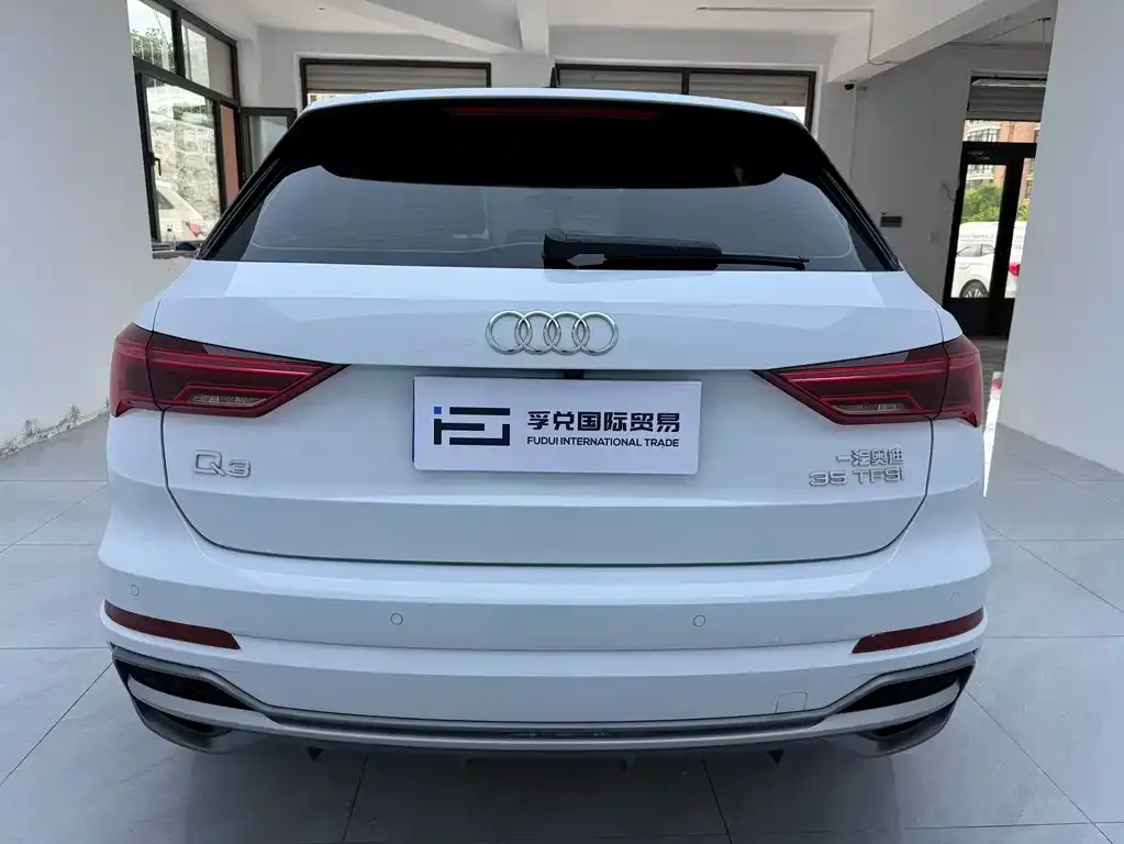 Audi Q3 — фото 4