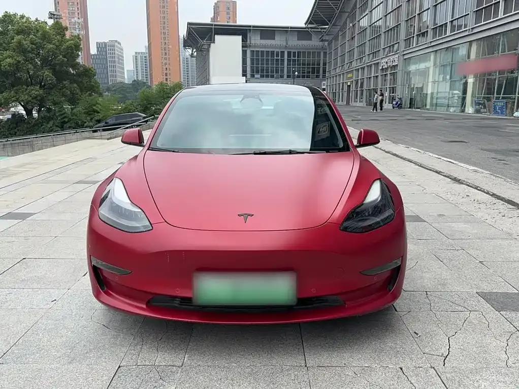 Tesla Model 3 — фото 10