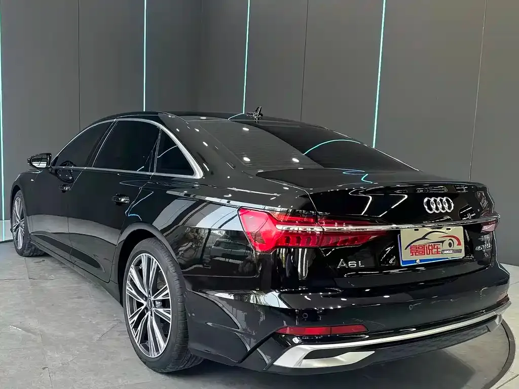 Audi A6L — фото 2