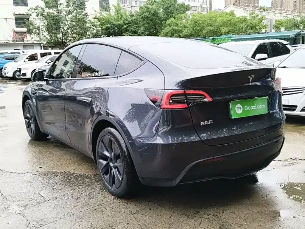 Tesla Model Y — фото 7